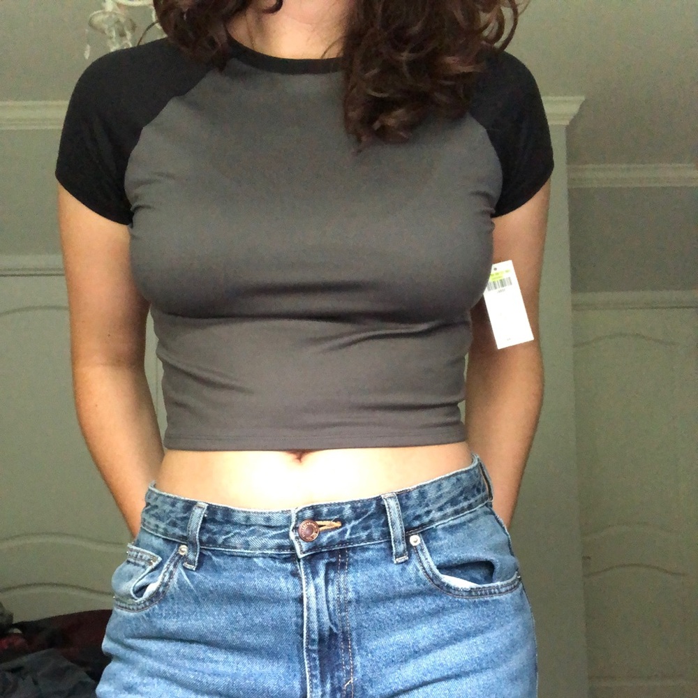 Hollister Cropped Tee